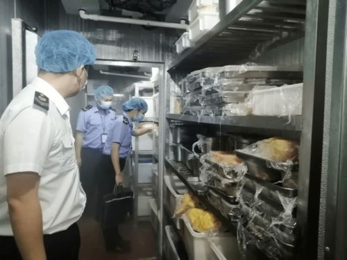 蓬江區(qū)多措并舉強(qiáng)化食品安全監(jiān)管，筑牢“舌尖上的安全”防線
